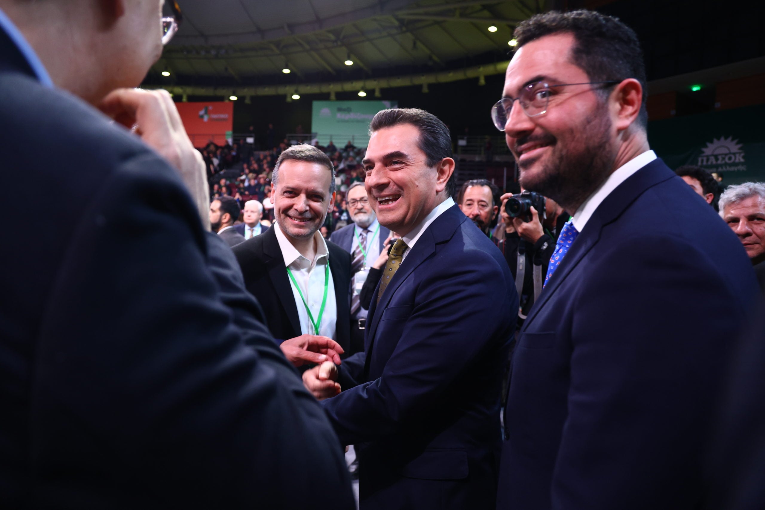 4ο Συνέδριο ΠΑΣΟΚ: Πανδαισία στο Τάε Κβον Ντο Φαλήρου – Αγκαλιές, χαμόγελα και συζητήσεις – ΦΩΤΟ 53 4ο Συνέδριο ΠΑΣΟΚ: Πανδαισία στο Τάε Κβον Ντο Φαλήρου – Αγκαλιές, χαμόγελα και συζητήσεις – ΦΩΤΟ