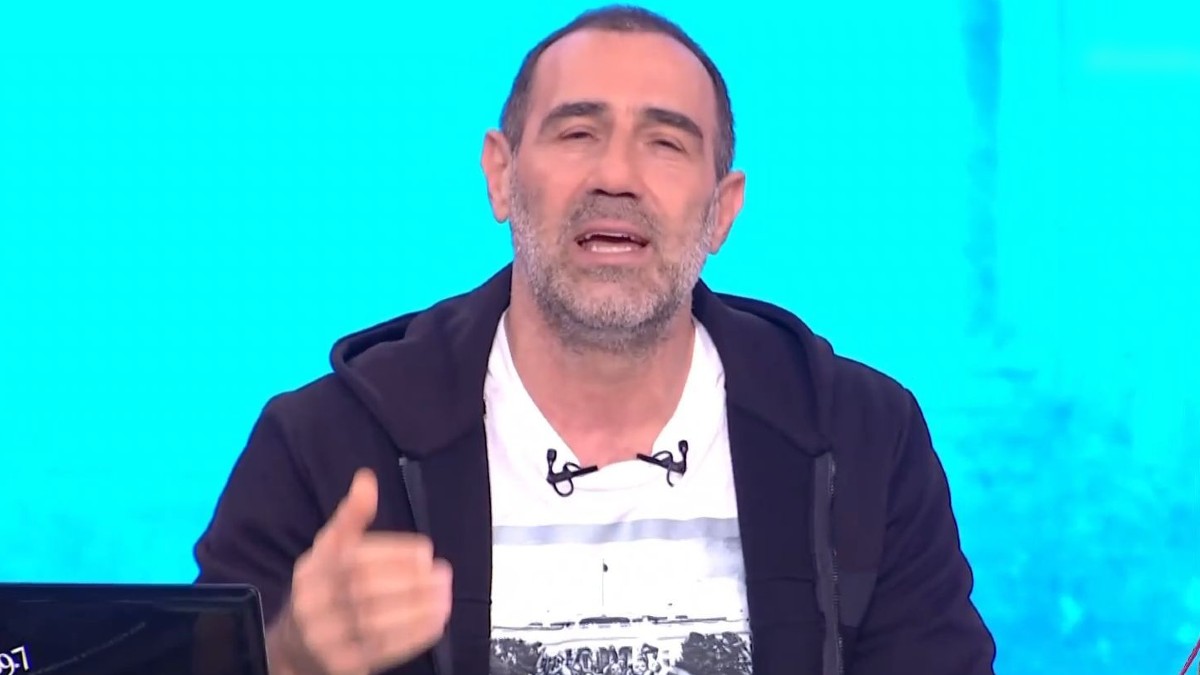 Αντώνης Κανάκης – Η τοποθέτησή του στην έναρξη του «Ράδιο Αρβύλα»: «Δεν γίνεται να είμαστε καλά…»