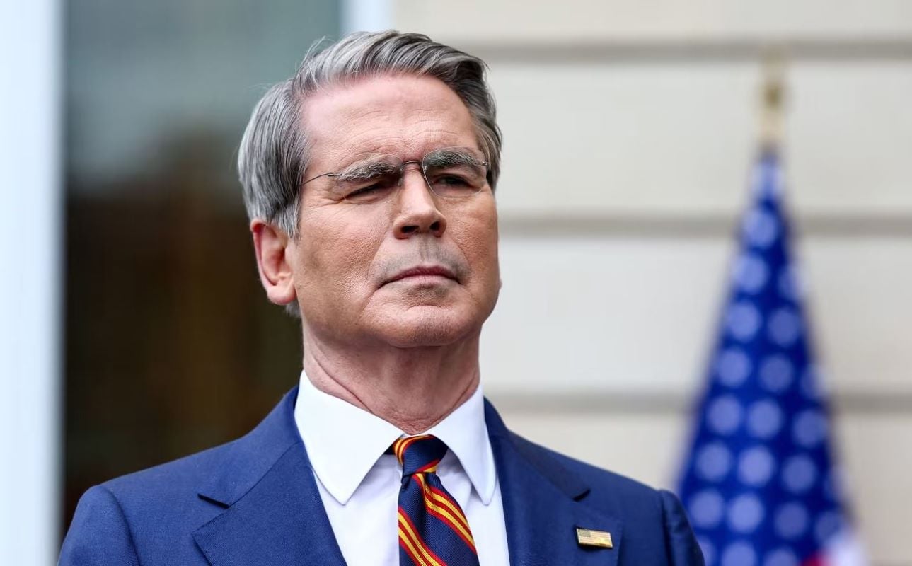 ΗΠΑ: «Διαθέτουμε επαρκή κεφάλαια για τον πόλεμο – Ο πρόεδρος θα πράξει το αναγκαίο» – Συνέντευξη του υπουργού Οικονομικών