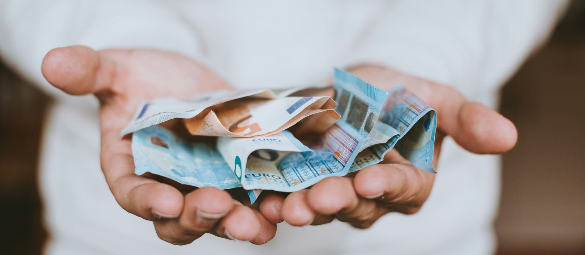 ΔΥΠΑ: Πότε καταβάλλονται επιδόματα, βοηθήματα και δώρο Πάσχα σε ανέργους