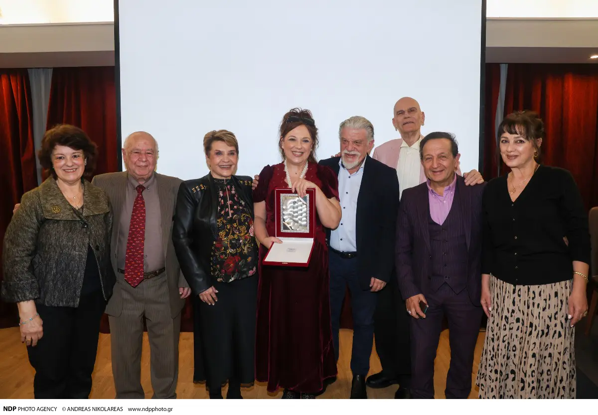 Κώστας Μιχαηλίδης, Κατιάνα Μπαλανίκα, Ελένη Ράντου, Γιάννης Βούρος, Πάνος Κατέρης, Σπύρος Μπιμπίλας, Ιωάννα Ράντου