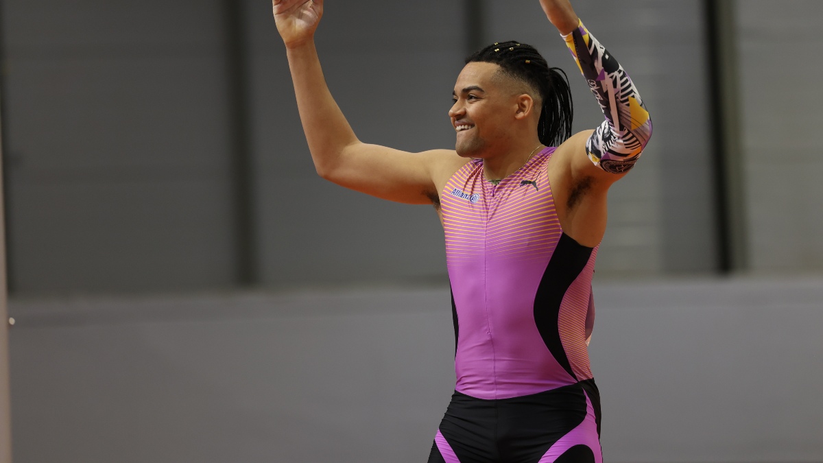 Εμμανουήλ Καραλής: Η στιγμή που μπαίνει στο στάδιο με το «Ferto» του Akyla (Βίντεο)