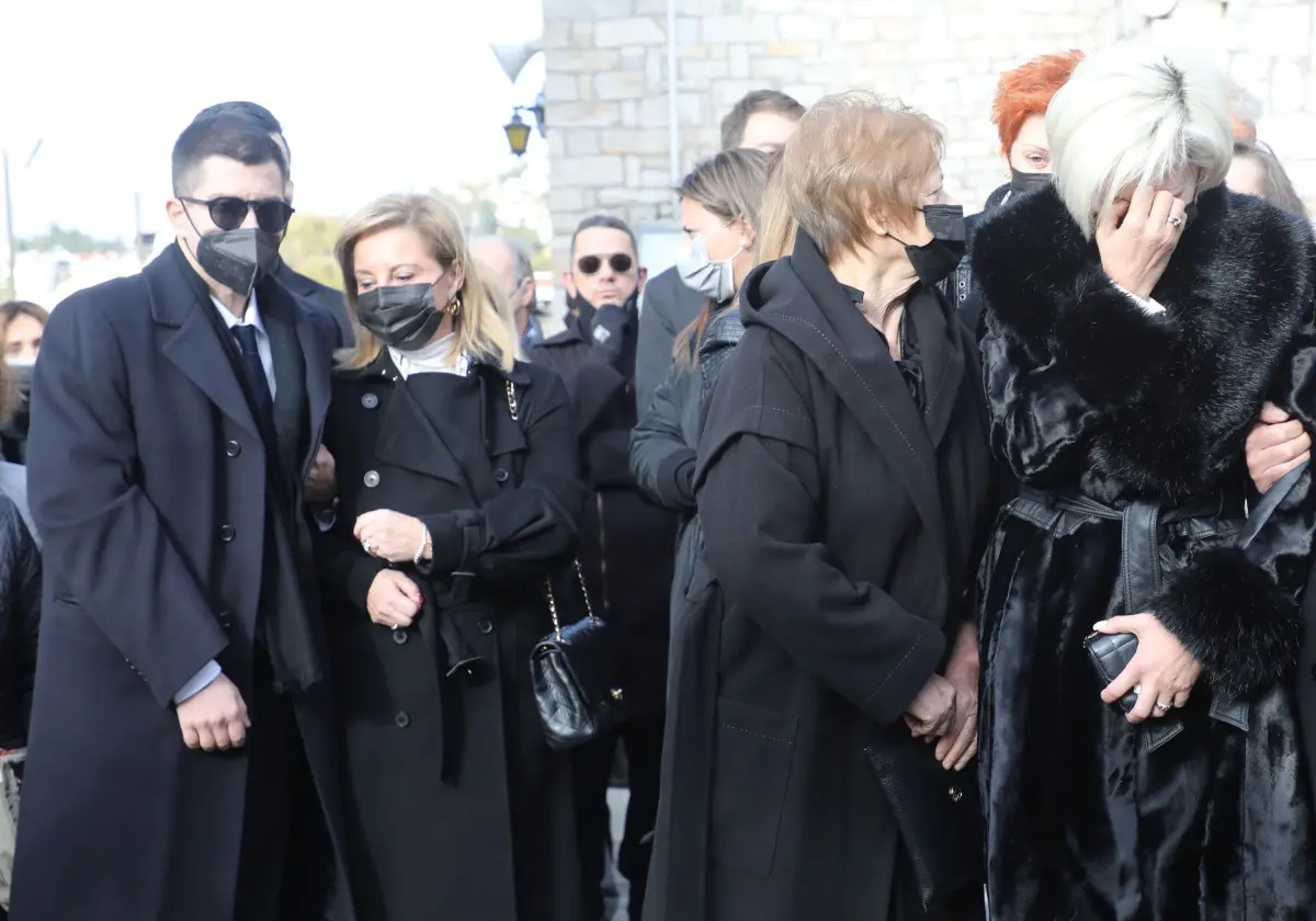 Στιγμιότυπο από την κηδεία του Γιώργου Τράγκα