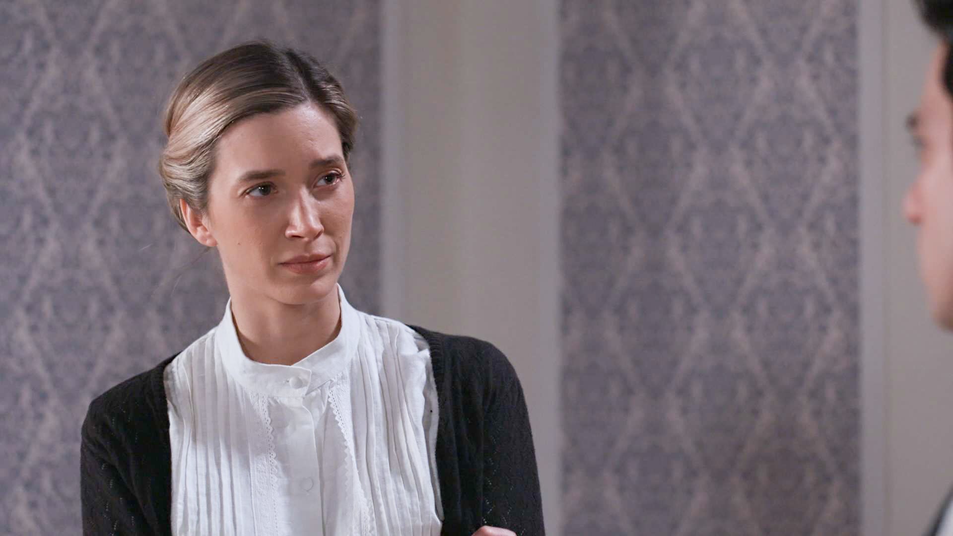 Grand Hotel: Η Ελένη επιστρέφει στο ξενοδοχείο συγκλονισμένη για το θάνατο του Νικόλα