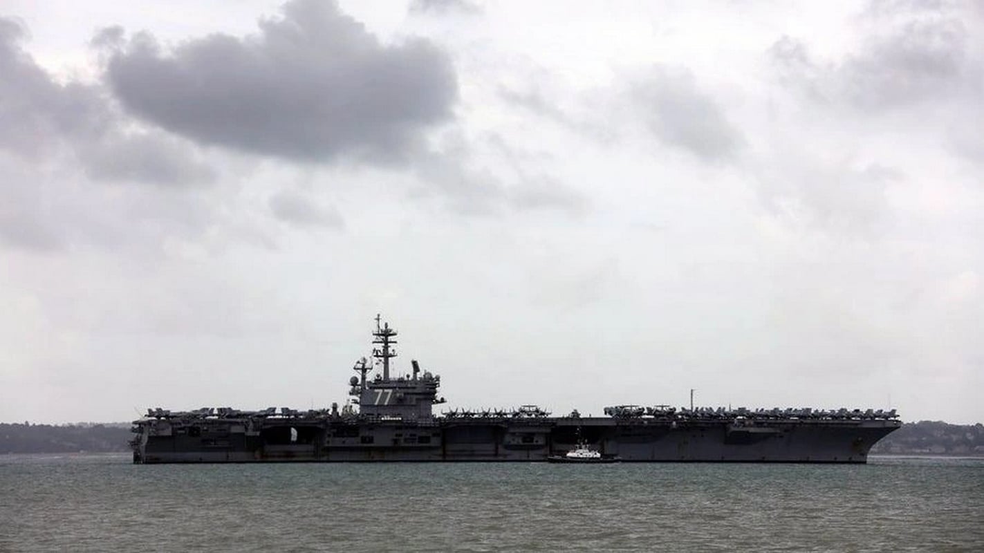WSJ: Οι ΗΠΑ αποστέλλουν και τρίτο αεροπλανοφόρο στη Μέση Ανατολή