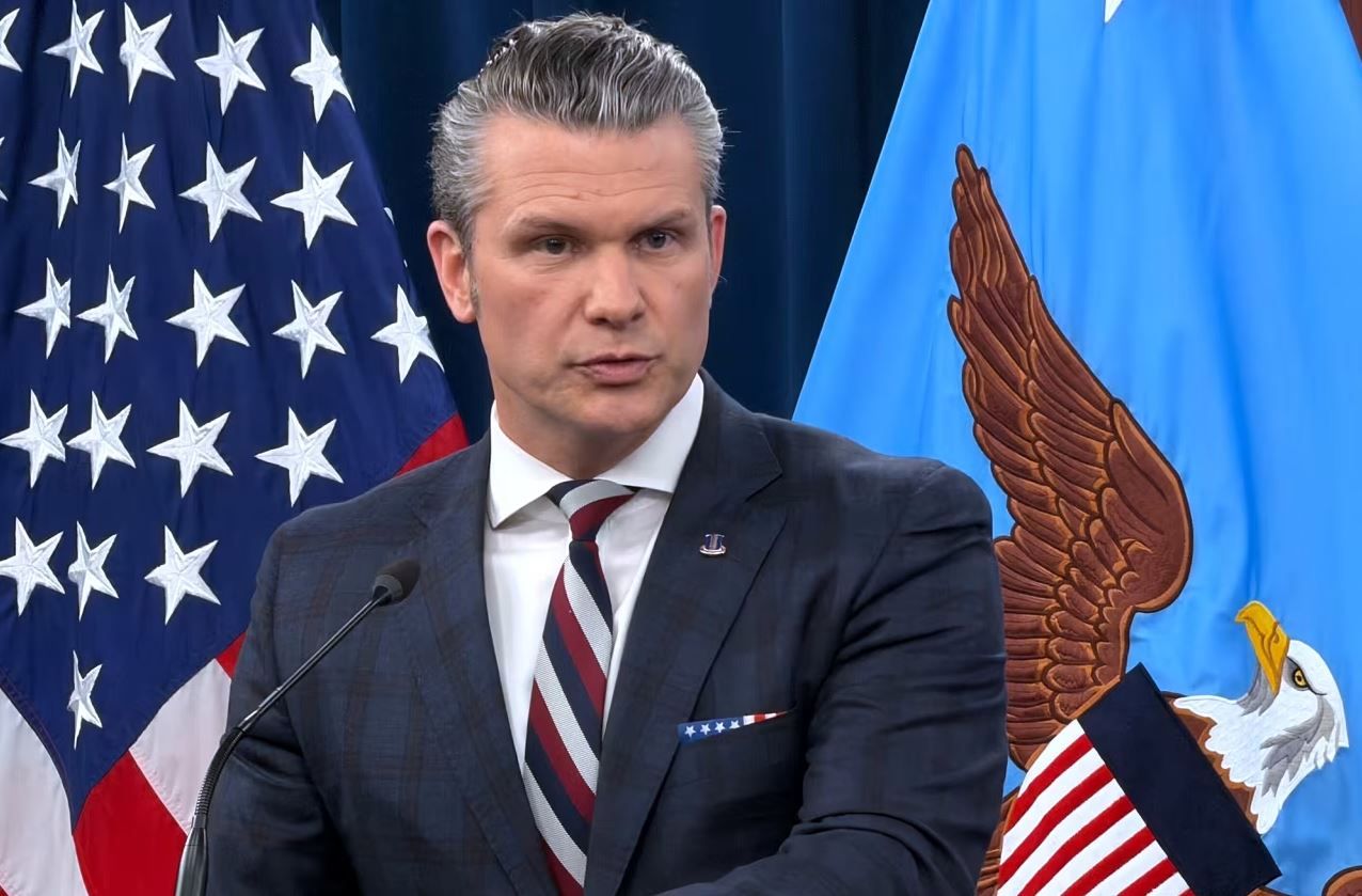 Χέγκσεθ: «Θα πετάμε όλη μέρα κι όλη νύχτα στο Ιράν – Τα αεροπλάνα μας θα σπέρνουν θάνατο και καταστροφή» 2 Χέγκσεθ: «Θα πετάμε όλη μέρα κι όλη νύχτα στο Ιράν – Τα αεροπλάνα μας θα σπέρνουν θάνατο και καταστροφή»