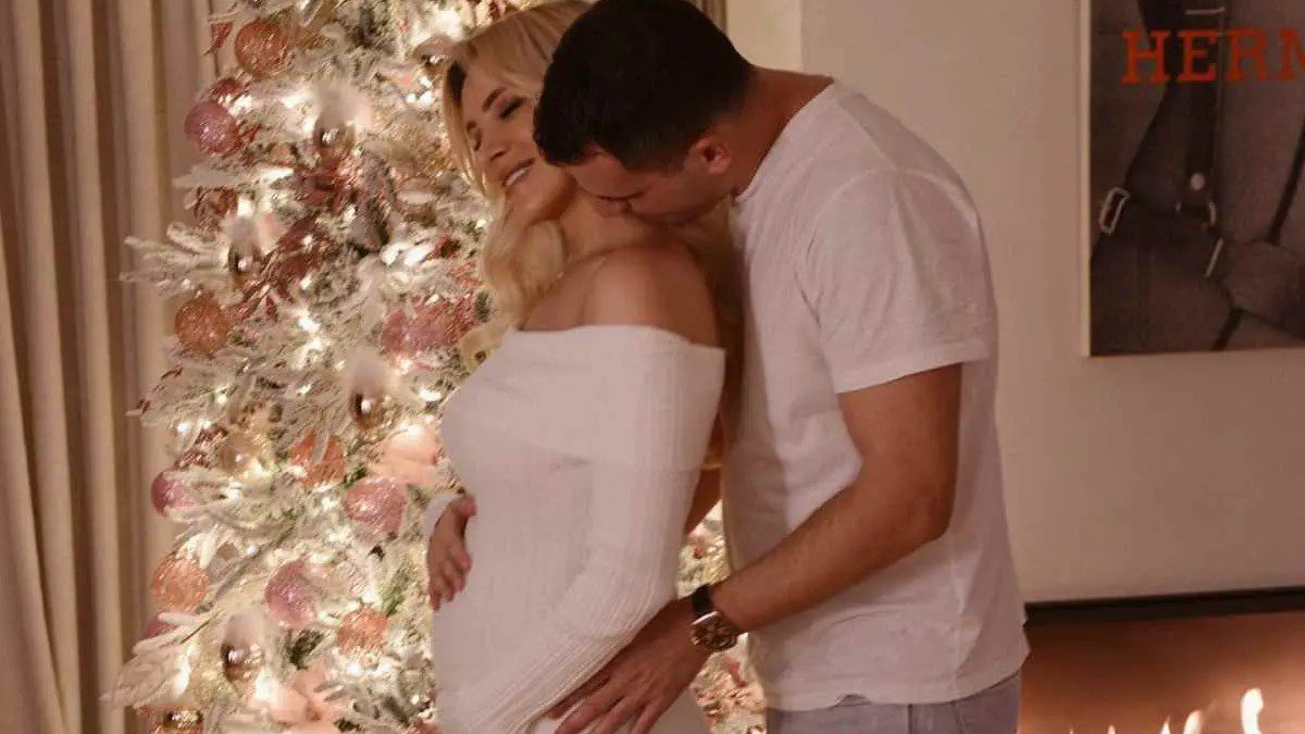 Κατερίνα Καινούργιου: Εικόνες από το baby shower στα Βόρεια Προάστια – Η παρουσιάστρια με ροζ εμφάνιση