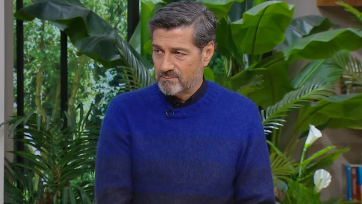 Home 57 Κώστας Φαλελάκης: «Πιστεύω ότι είμαι πιο γνωστός ως ΛΟΑΤΚΙ άτομο παρά ως ηθοποιός»