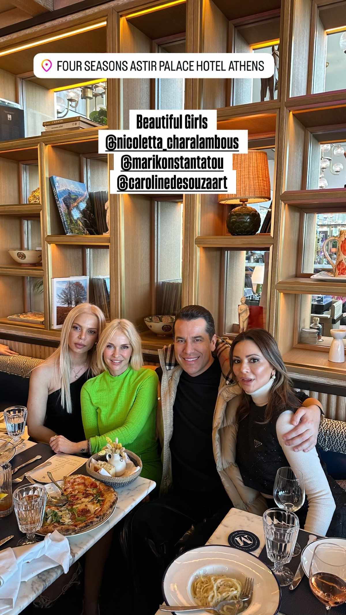 Γιάννης Κεντ – Μαρί Κωνσταντάτου: Συνάντηση μετά τον χωρισμό σε εκδήλωση στη Βουλιαγμένη 2 Νικολέττα Χαραλάμπους, Μαρί Κωνσταντάτου, Χάρης Σιανίδης, Καρολίνα ντε Σόουζα