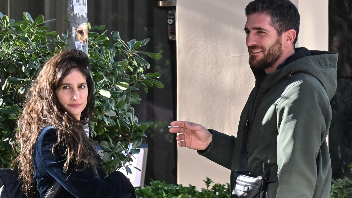 Home 111 Μαρίνα Καλογήρου: Νέα αγάπη – Περιπλάνηση στο κέντρο της Αθήνας με τον καινούργιο της σύντροφο