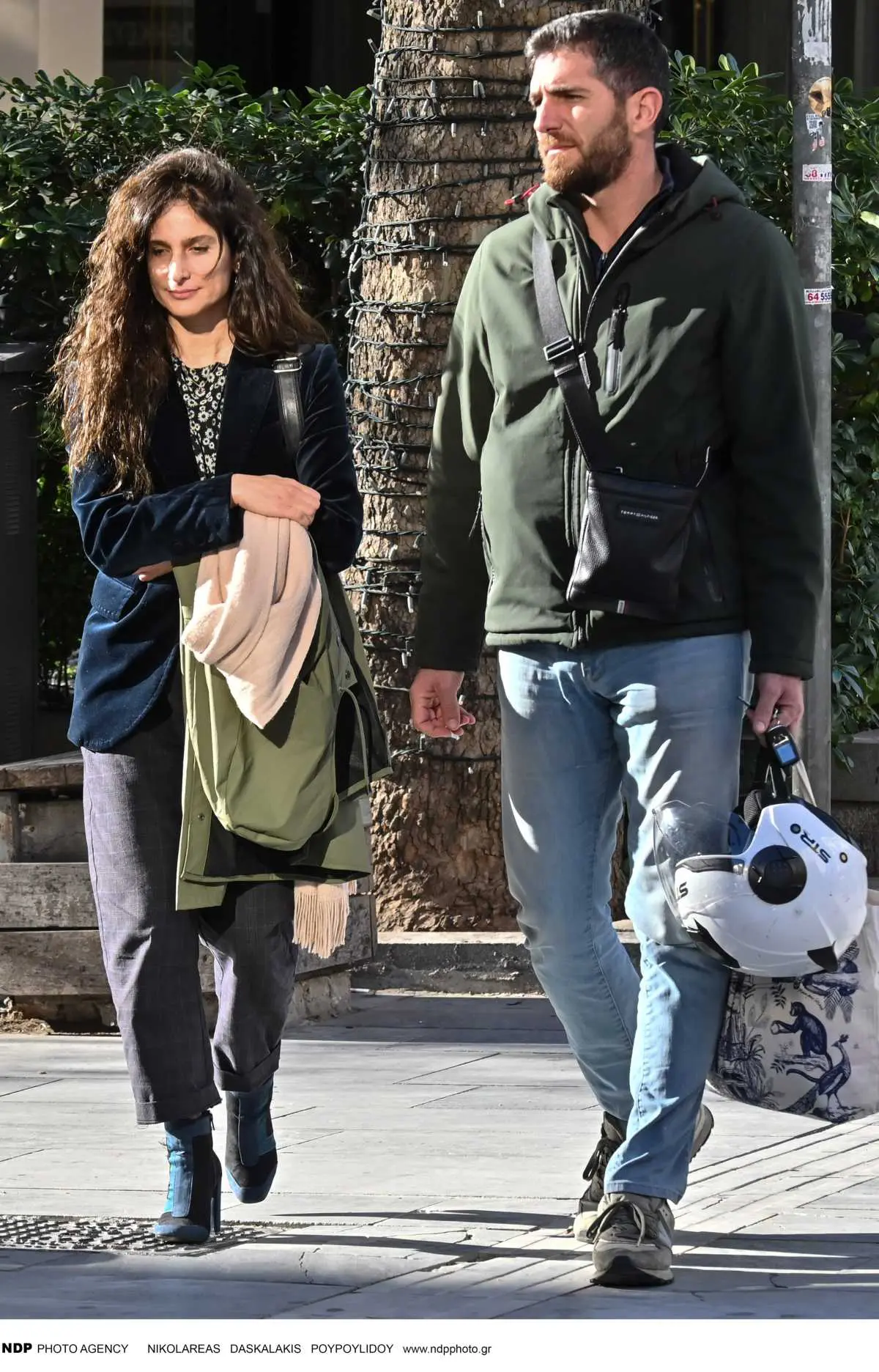 Μαρίνα Καλογήρου: Νέα αγάπη – Περιπλάνηση στο κέντρο της Αθήνας με τον καινούργιο της σύντροφο 7 Μαρίνα Καλογήρου, Ηλίας Φραγκάκης