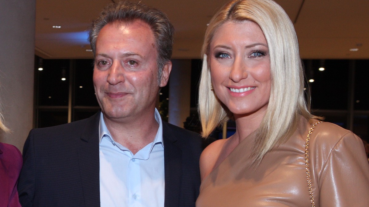 Δημήτρης Οικονόμου για Σία Κοσιώνη: «Είναι το σύμβολό μας. Τα σύμβολα τα κρατάς πάντα ψηλά»