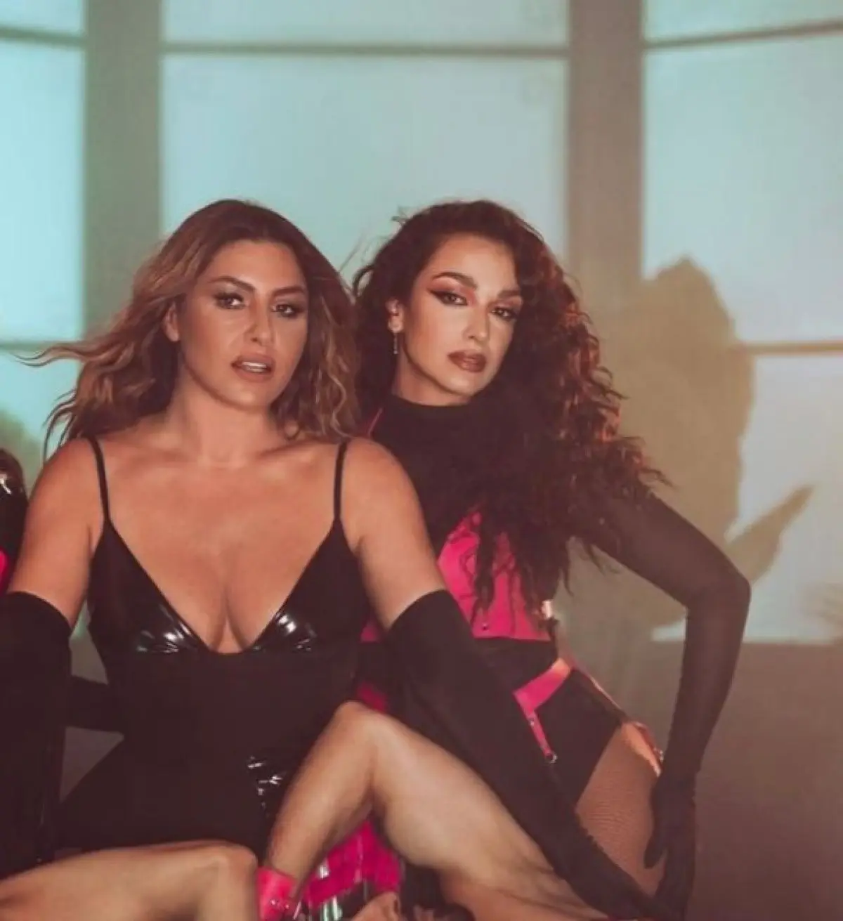 Ζαφειρία Σαάπογλου, Έλενα Παπαρίζου