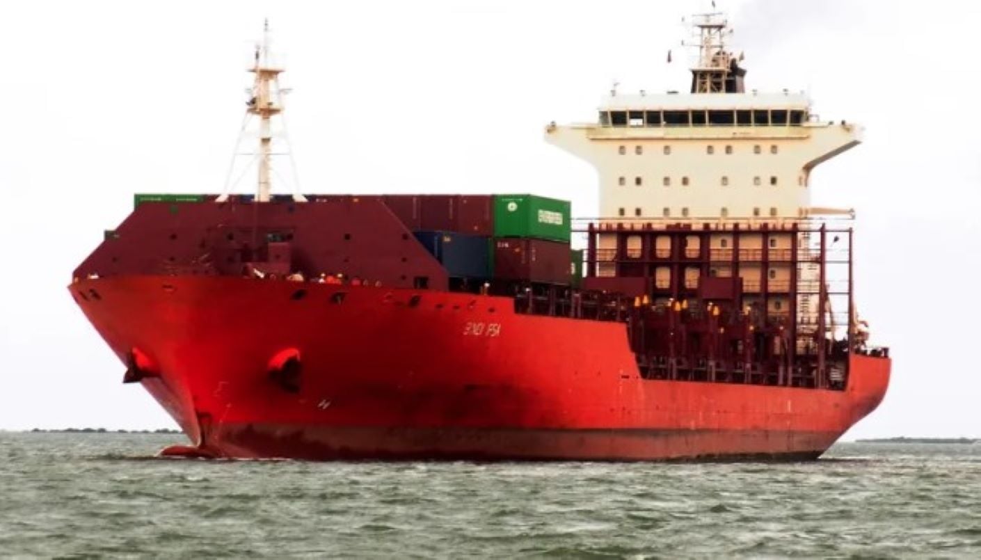 Σκάφος με σημαία Μάλτας επλήγη στα Στενά του Ορμούζ – Το πλήρωμα το εγκατέλειψε