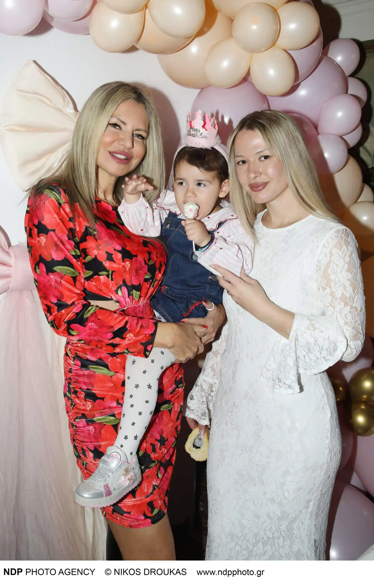 Τάρια Μπούρα, Δούκισσα Μητροπούλου, Βικτώρια Κοζίνινα