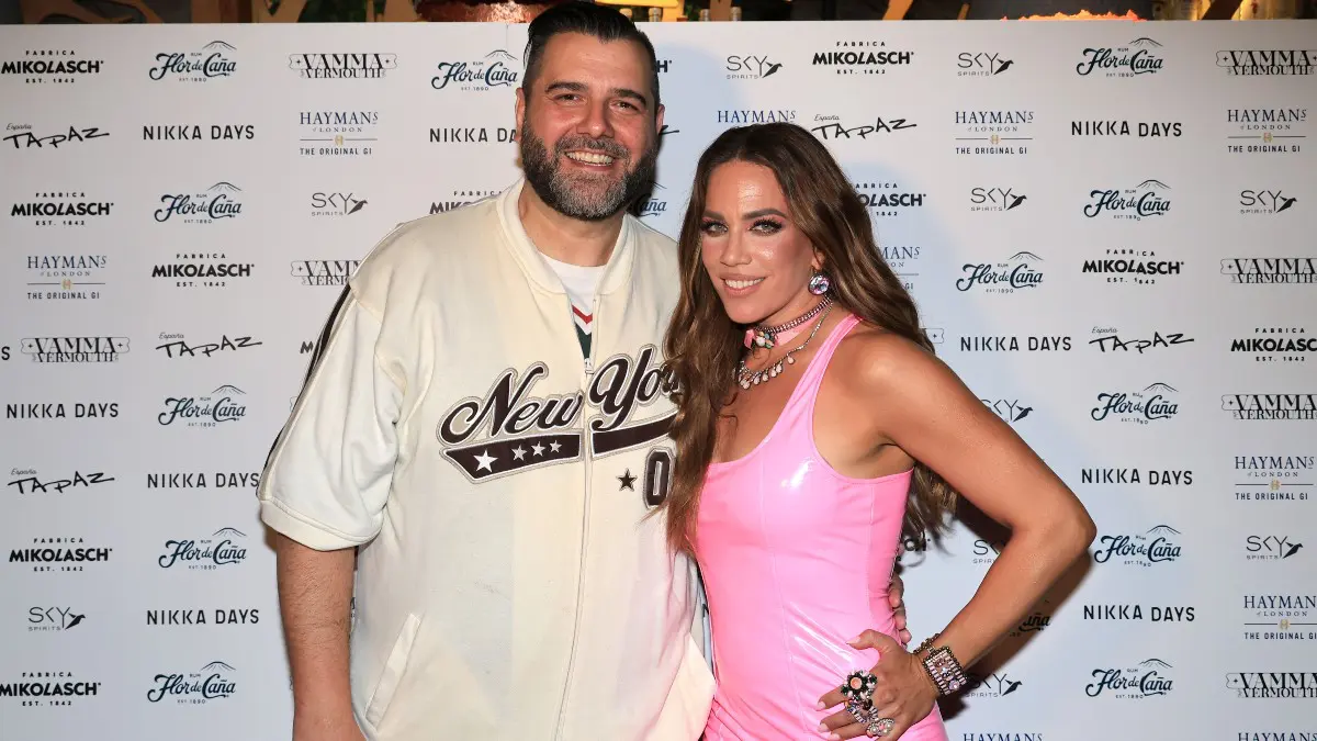 Κατερίνα Στικούδη για Βαγγέλη Σερίφη: «Η σεξουαλικότητα παραμένει, εγώ τον επιθυμώ» 2 Βαγγέλης Σερίφης, Κατερίνα Στικούδη