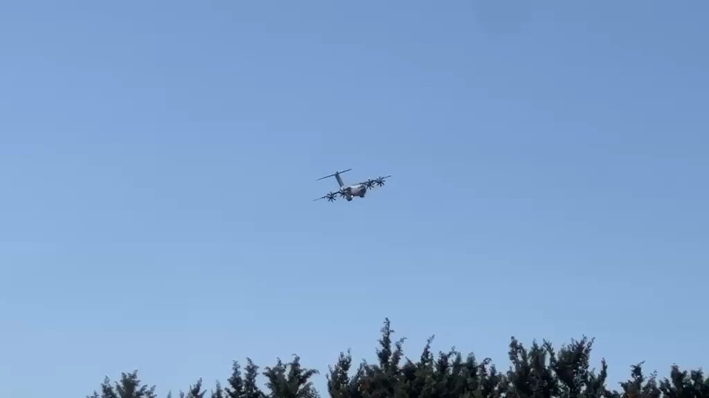 Αεροσκάφος μεταφορών στρατιωτικού υλικού προσγειώνεται στο Ακρωτήρι