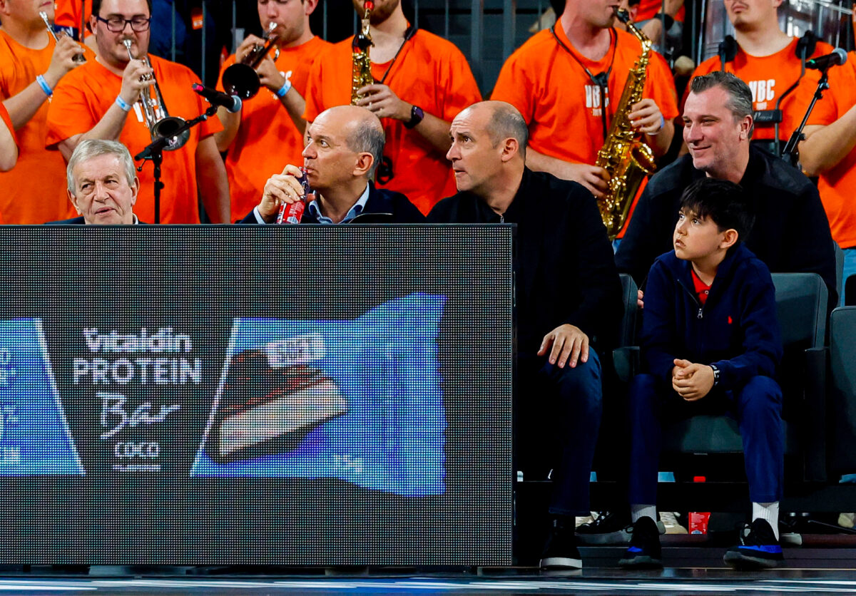 Ο Ολυμπιακός διαμαρτύρεται για φτύσιμο στον Παναγιώτη Αγγελόπουλο και ελλιπή μέτρα ασφαλείας στη Βαλένθια