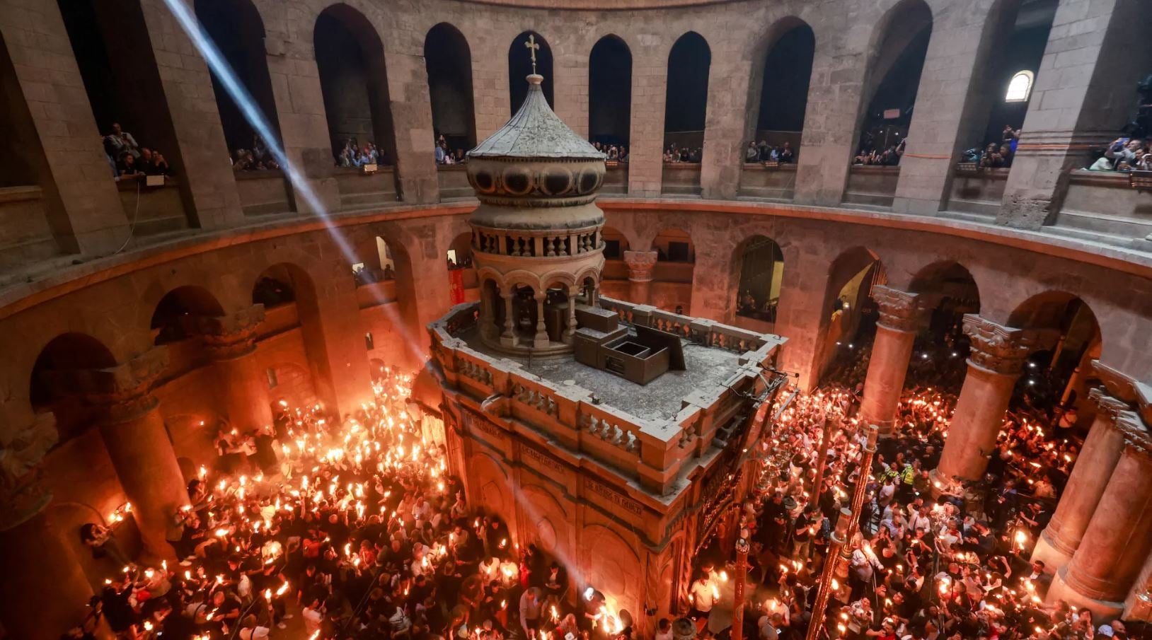 Home 68 Ρεπορτάζ από Ισραήλ: Πώς καταλήξαμε στη συμφωνία για την τελετή Αφής του Αγίου Φωτός – Τα 2 πιθανά σενάρια για τη μεταφορά στην Αθήνα