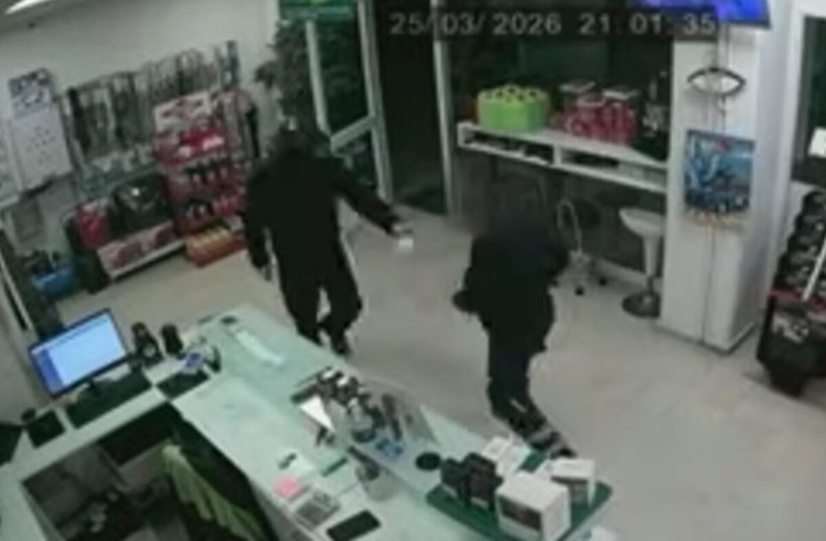 Αγρίνιο: Βίντεο ντοκουμέντο από ληστεία σε βενζινάδικο – Άφαντος παραμένει ο δράστης