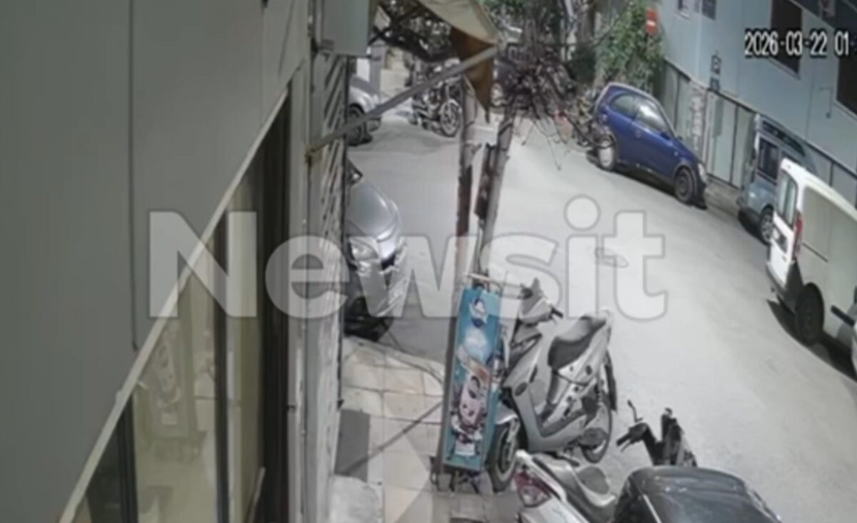 Αμπελόκηποι: Νέο βίντεο με την τρελή πορεία οδηγού υπό την επήρεια αλκοόλ – Η στιγμή που παρασύρει ένα από τα 14 οχήματα