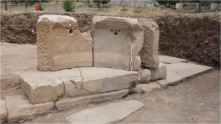 Εντυπωσιακός μαρμάρινος λέοντας με πλούσια χαίτη ανακαλύφθηκε στους Φιλίππους