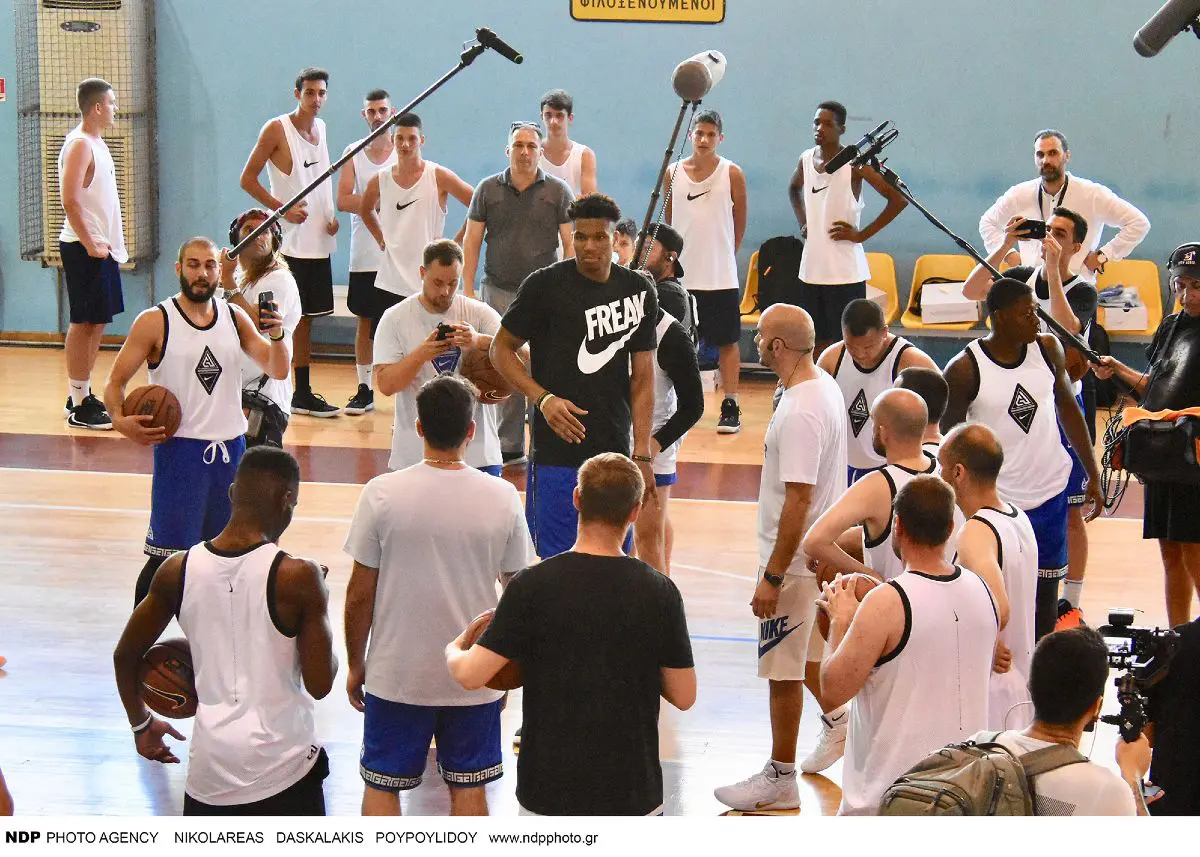 Γιάννης Αντετοκούνμπο: Η εικόνα του από την παρέλαση στα Σεπόλια 4 Γιάννης Αντετοκούνμπο