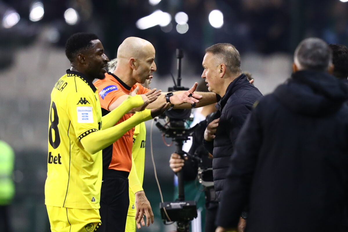 Άρης: «Αν ο Λανουά έχει ακόμα λίγη ντροπή, πρέπει να επιβιβαστεί στο αεροπλάνο και να φύγει»