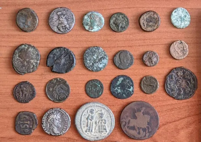 Κέρκυρα: Σύλληψη 41χρονου για παράνομη κατοχή 22 αρχαίων νομισμάτων 3 41χρονος στην Κέρκυρα κατείχε 22 αρχαία νομίσματα