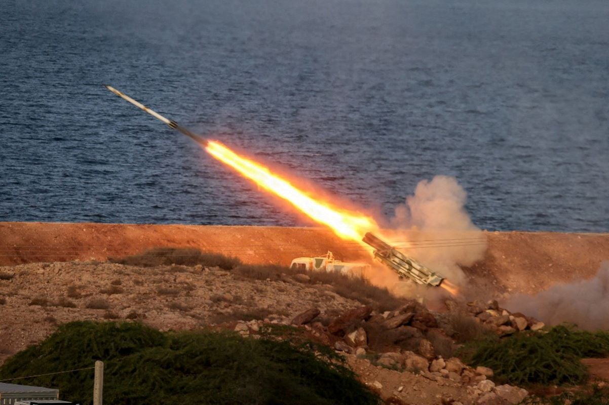 Συναγερμός στην Τουρκία: Το υπουργείο Άμυνας ανέφερε την αναχαίτιση ιρανικού πυραύλου