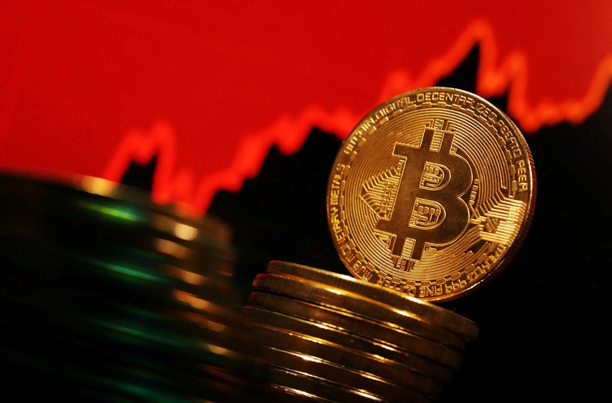 Το Bitcoin υποχωρεί κάτω από τα 69.000 δολάρια και δίνει μήνυμα για το άνοιγμα των παραδοσιακών αγορών