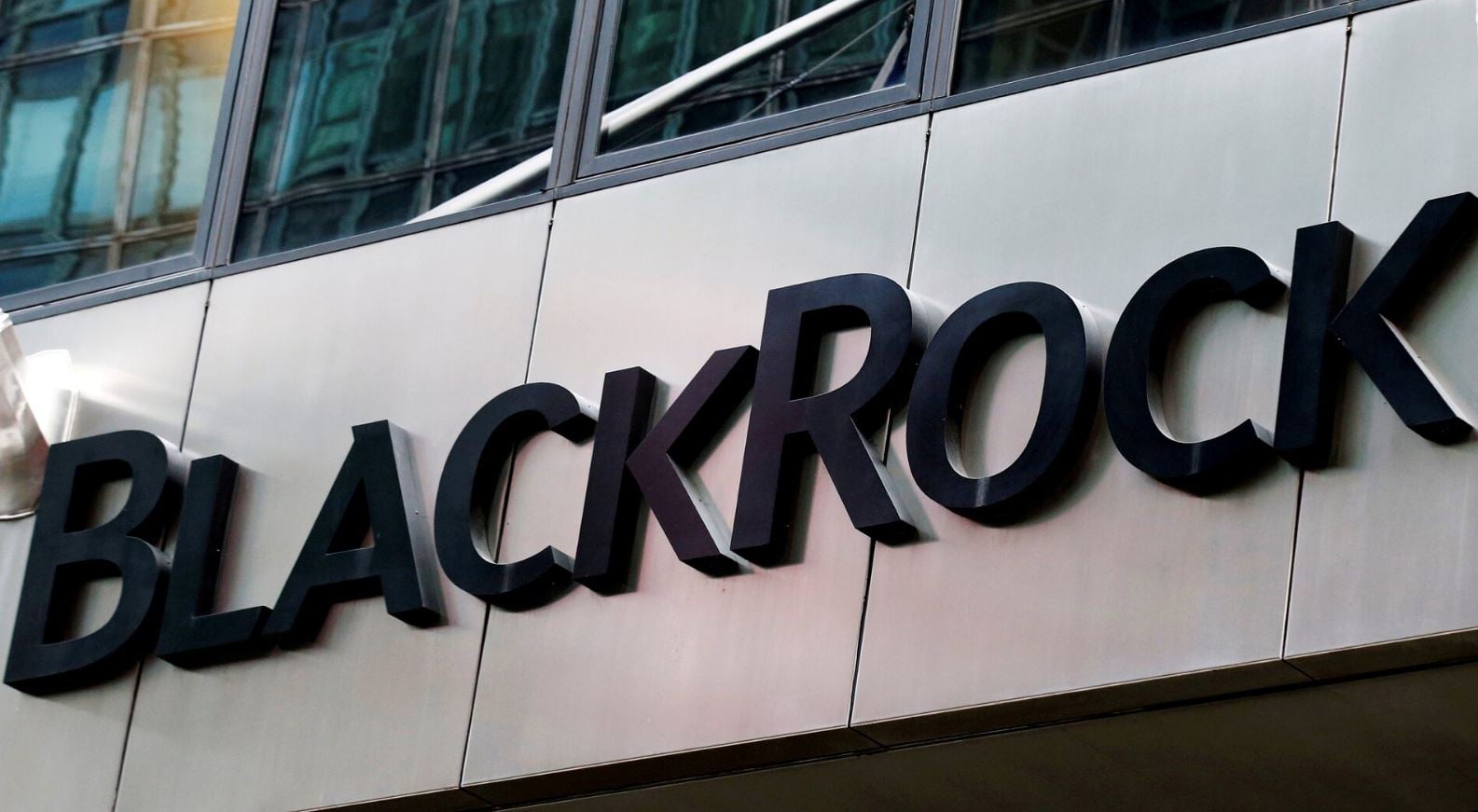 Ο διευθυντής της BlackRock κρούει τον κώδωνα για παγκόσμια κρίση αν το πετρέλαιο αγγίξει τα 150 δολάρια