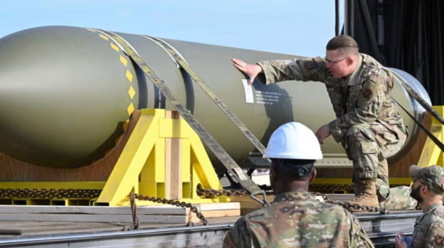 Ισραηλινά ΜΜΕ: Οι ΗΠΑ αξιοποίησαν βόμβες «bunker buster» εναντίον των πυρηνικών εγκαταστάσεων της Νατάνζ