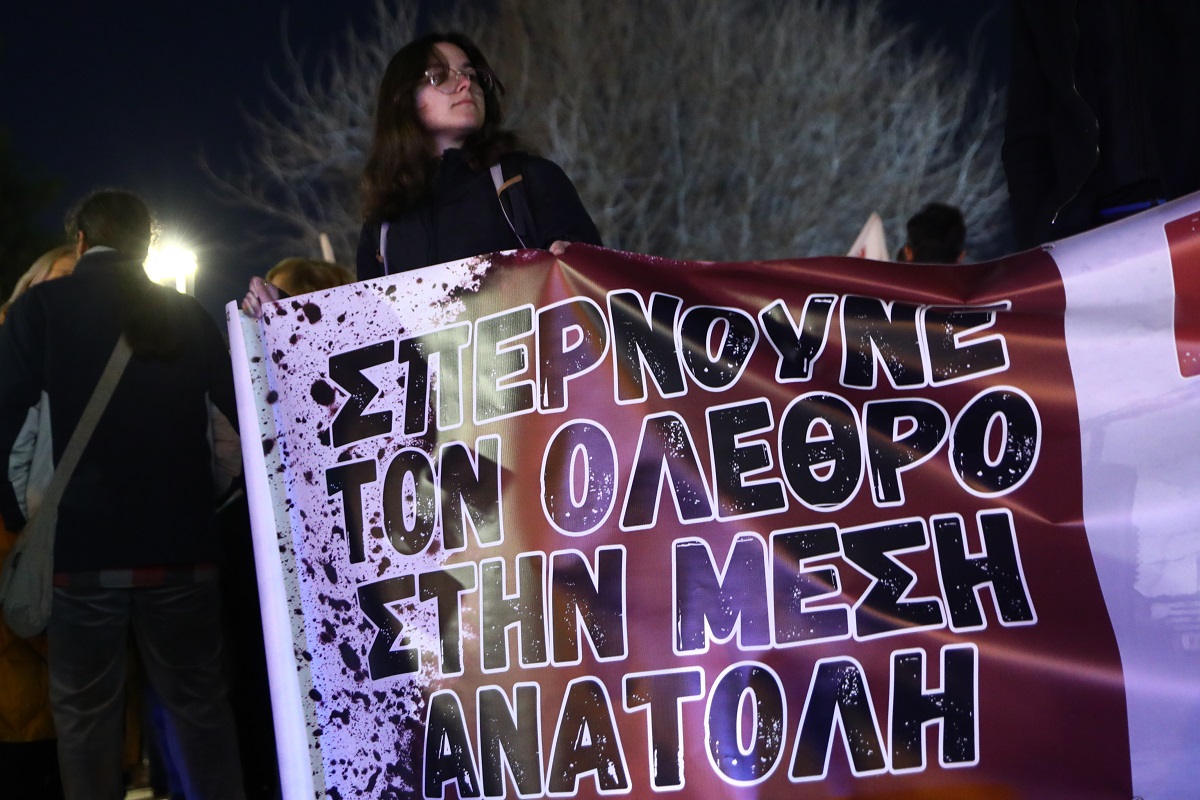 Home 45 Αντιπολεμική πορεία στη Θεσσαλονίκη: «Μακριά η Ελλάδα από την καταστροφή»