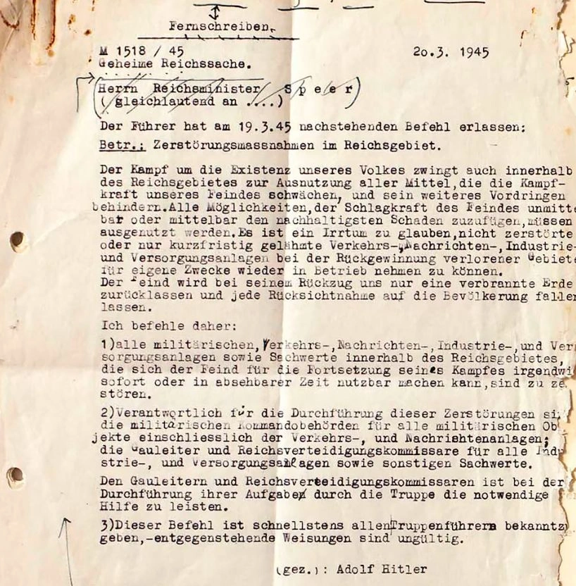 Αδόλφος Χίτλερ: Πώς ο «Φύρερ» απαίτησε την ολοκληρωτική καταστροφή της Γερμανίας – Δεν ήθελε να μείνει ούτε πέτρα (φωτο)