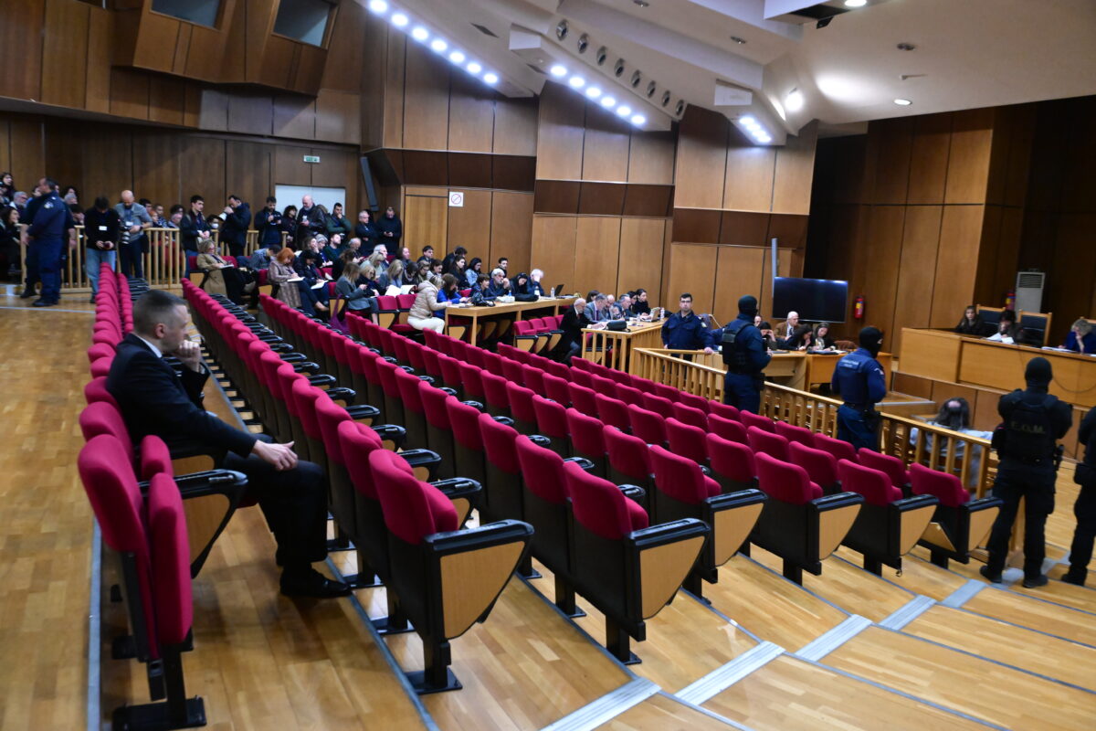 Δίκη Χρυσής Αυγής: Η «μάχη» των ελαφρυντικών και ο κίνδυνος για 16 να μπουν στη φυλακή