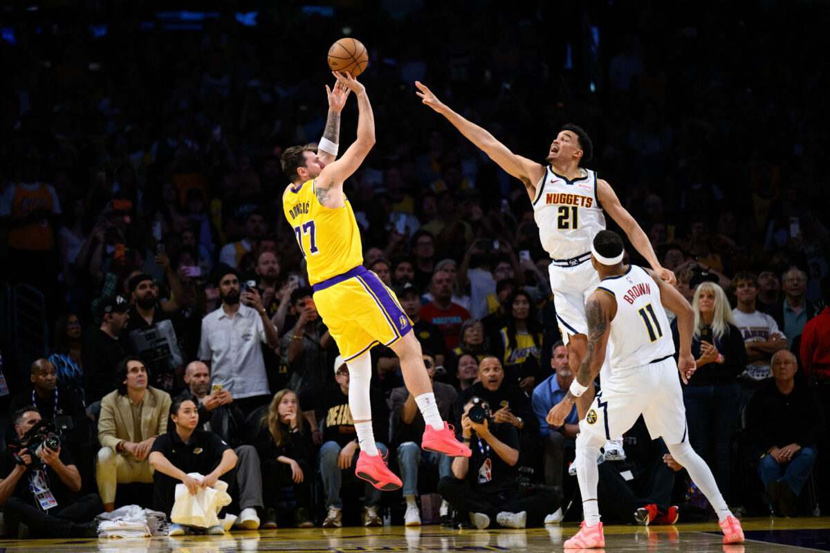 Αποτελέσματα NBA: Ο «τριπλός» Ντόντσιτς «κατατρόπωσε» τους Νάγκετς στο τέλος της παράτασης
