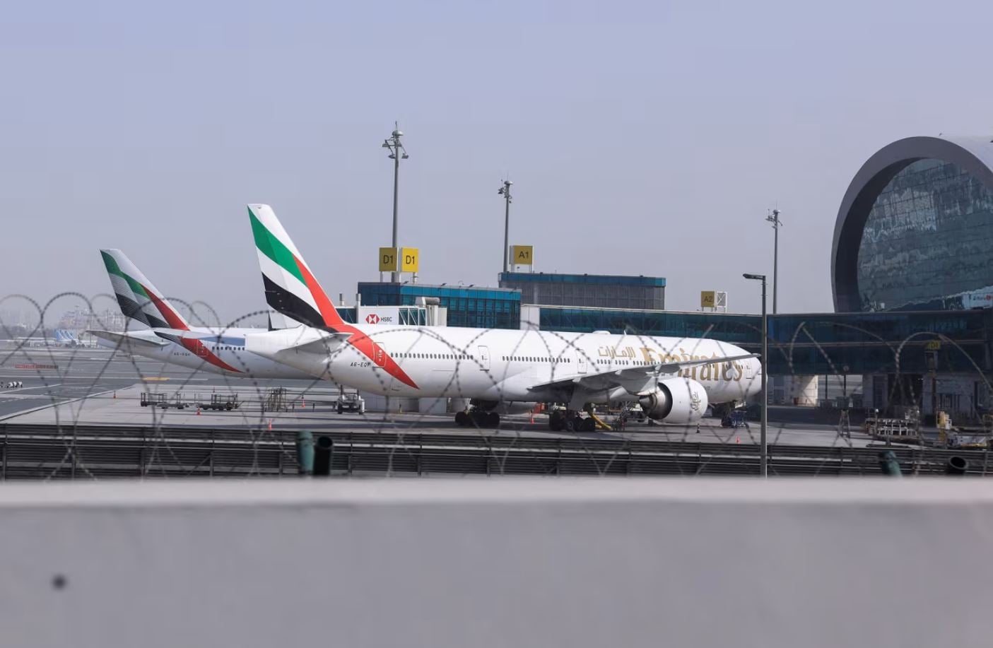 Χειροκροτήματα στο αεροδρόμιο του Ντουμπάι – Η Emirates διατηρεί τις πτήσεις