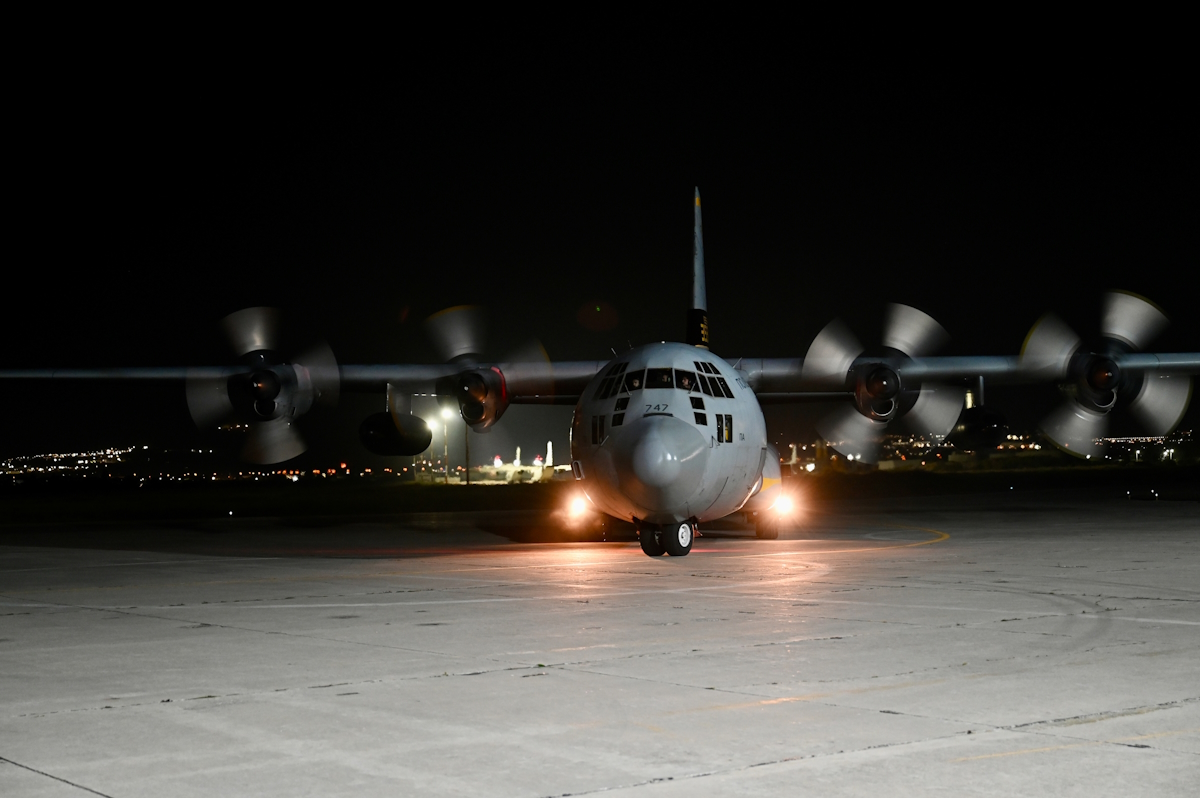 Ντουμπάι: Επιστρέφουν περισσότεροι από 400 Έλληνες, είχε προηγηθεί αναχαίτιση drone πάνω από το αεροδρόμιο