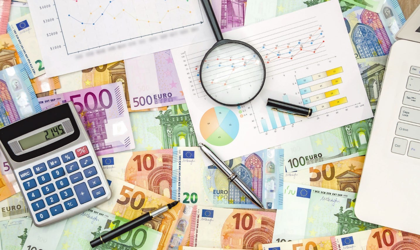 Εισοδήματα: Επεξηγήσεις από το υπουργείο Οικονομικών για τη φορολογική κλίμακα – Ποιοι επηρεάζονται