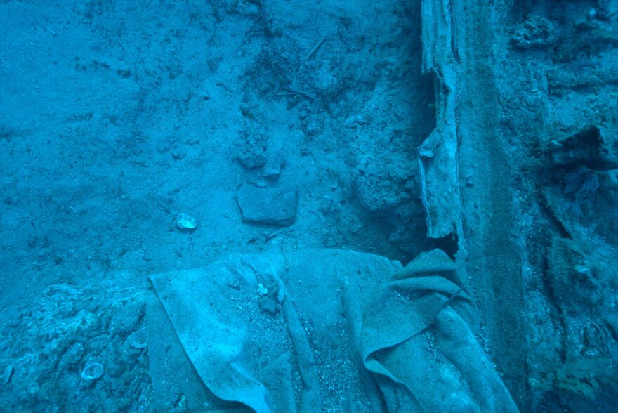 Νέο εύρημα στο ναυάγιο του πλοίου του Έλγιν στα Κύθηρα: Βρέθηκε θραύσμα πιθανόν από τον γλυπτό διάκοσμο του Παρθενώνα
