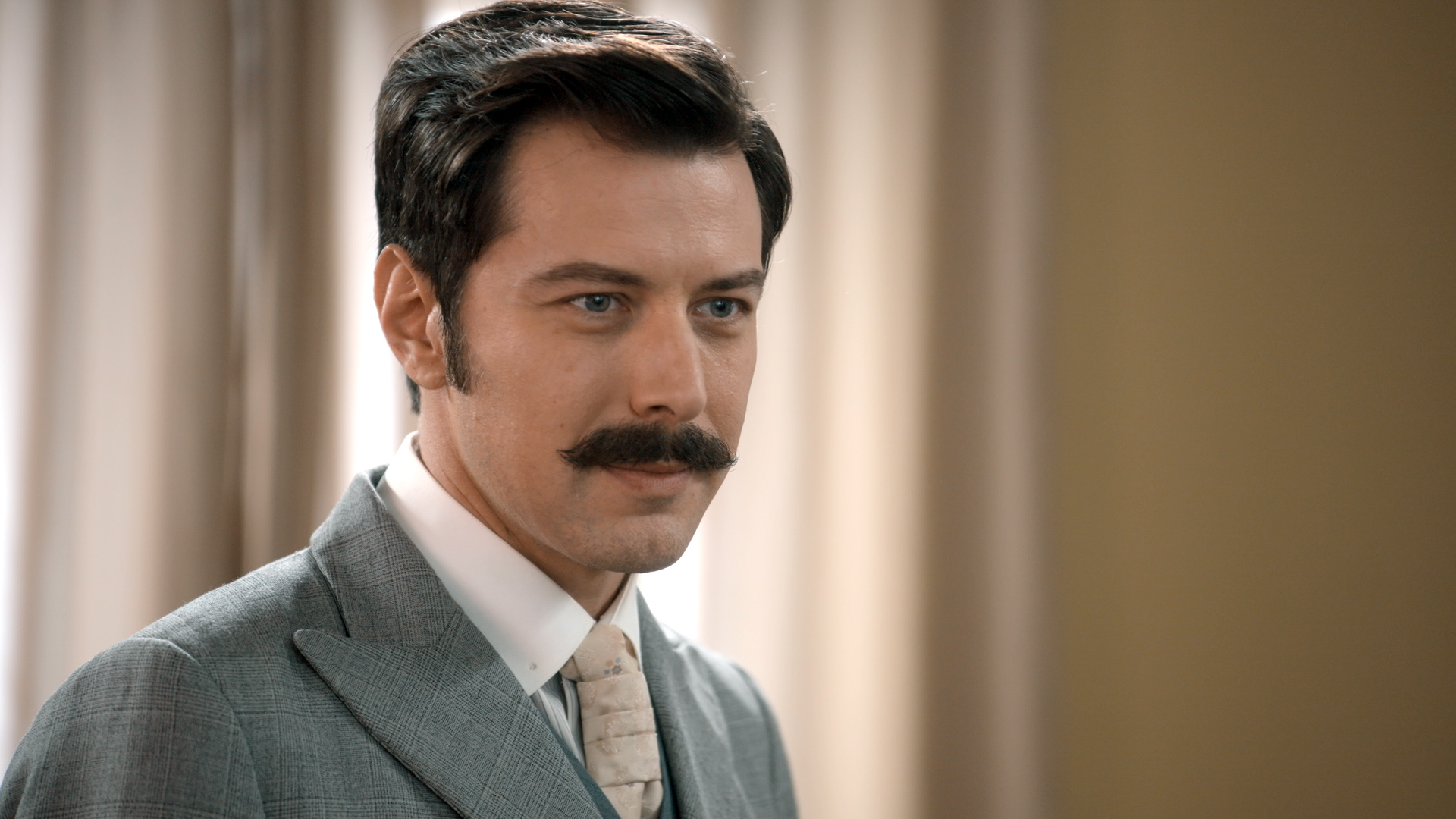 Από Ήλιο σε Ήλιο: Οι ρόλοι και οι περιλήψεις των 2 νέων επεισοδίων της σειράς εποχής της ΕΡΤ 18 Από Ήλιο σε Ήλιο: Οι ρόλοι και οι περιλήψεις των 2 νέων επεισοδίων της σειράς εποχής της ΕΡΤ