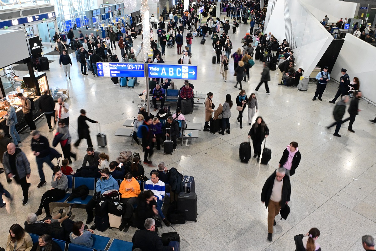 Προσγειώθηκε στο Ελ. Βενιζέλος το πρώτο από τα δύο αεροπλάνα με Έλληνες από Ντουμπάι