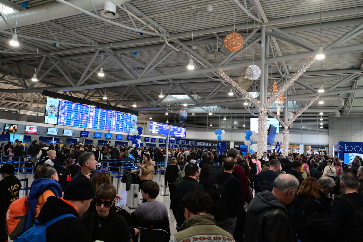 «Ελευθέριος Βενιζέλος»: 45 ακυρώσεις πτήσεων σήμερα, εξαιτίας της κατάστασης στην Μέση Ανατολή