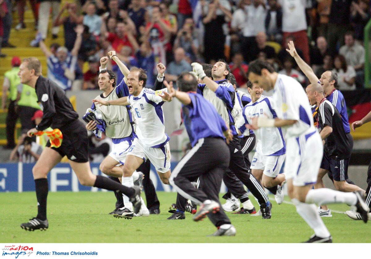 Η UEFA τίμησε την Ελλάδα για την 25η Μαρτίου με Euro 2004 και Ολυμπιακό