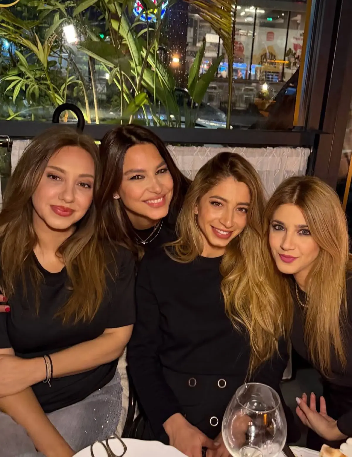 Επέτειος για την Κωνσταντίνα Ευριπίδου – Οι συγκινητικές στιγμές με τον Μιχόπουλου 15 Γενέθλια για την Κωνσταντίνα Ευριπίδου - Οι τρυφερές φωτογραφίες με τον Μιχόπουλου