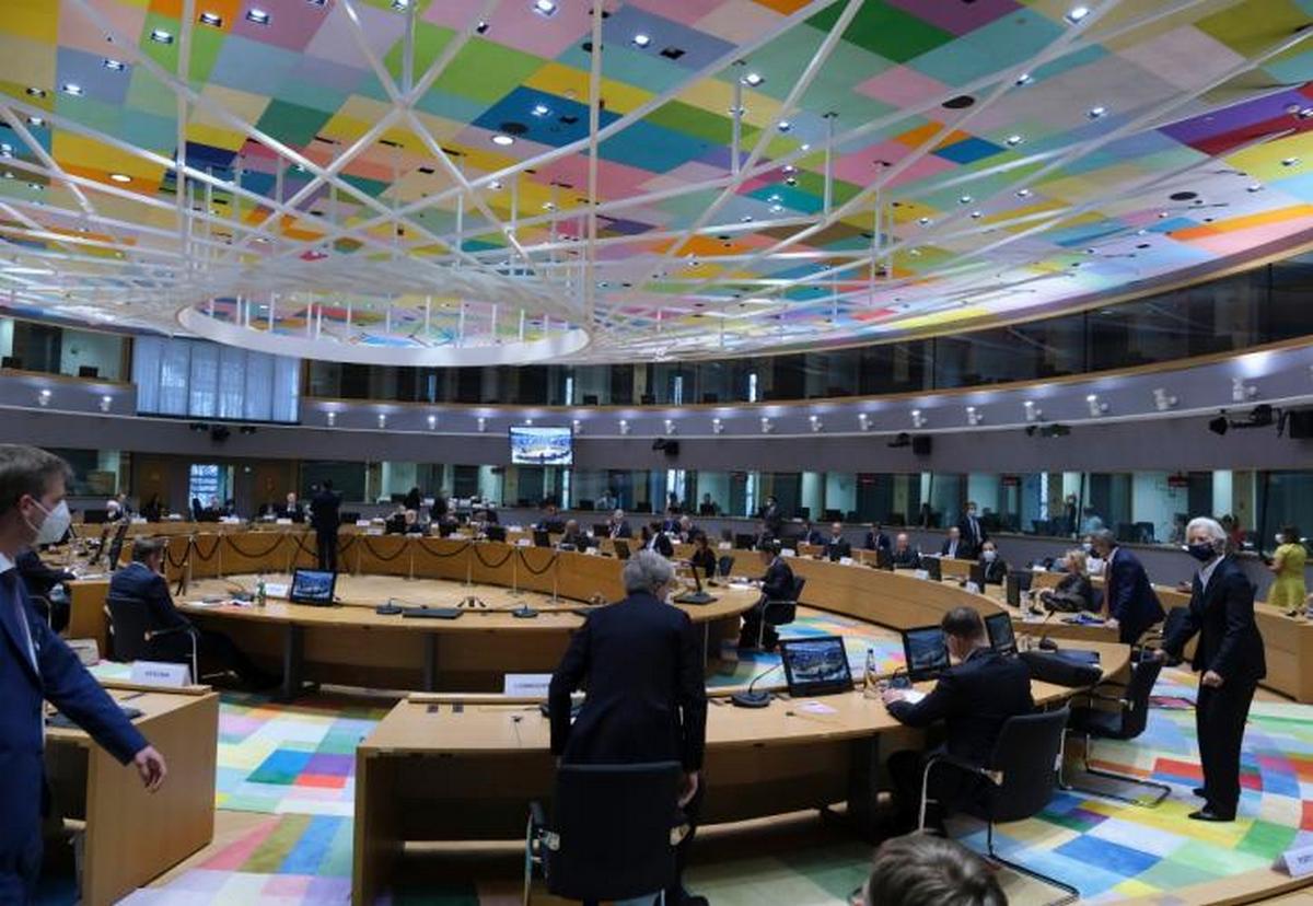 Eurogroup: Η παγκόσμια οικονομία απειλείται από πληθωριστικό σοκ και διαρκή αστάθεια εξαιτίας του πολέμου – Δηλώσεις Πιερρακάκη, Ντομπρόβσκις, Γκραμένια