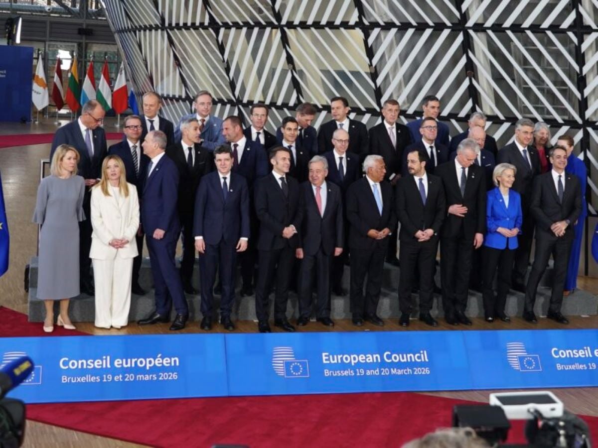 Politico: Η Σύνοδος Κορυφής στις Βρυξέλλες αποκάλυψε την αδυναμία της Ευρώπης – Παρατηρητής στους πολέμους η ΕΕ