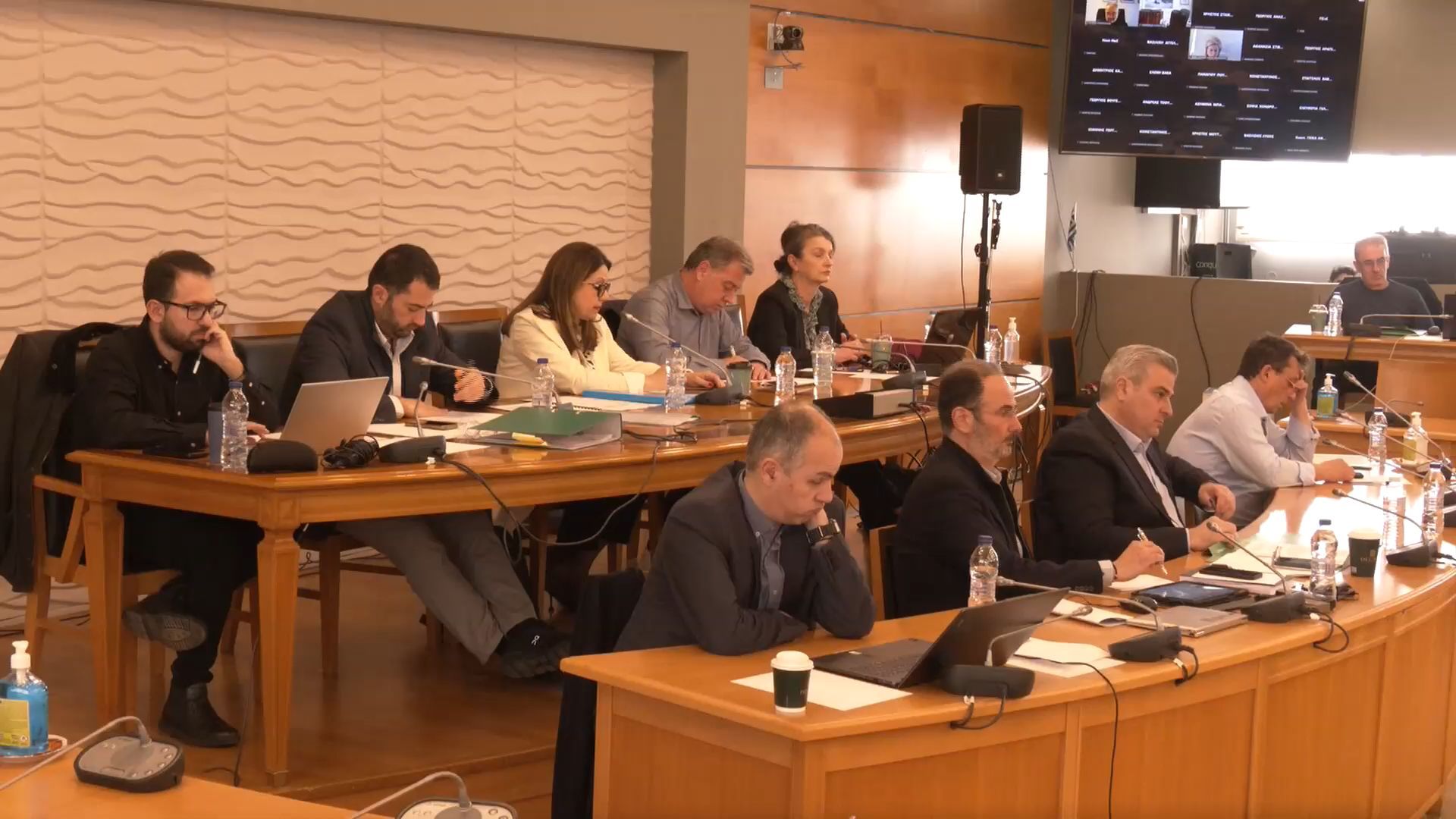 Φ. Σπανός: ¨Παραγωγική χρονιά το 2025¨. Σκληρή κριτική από την μειοψηφία.