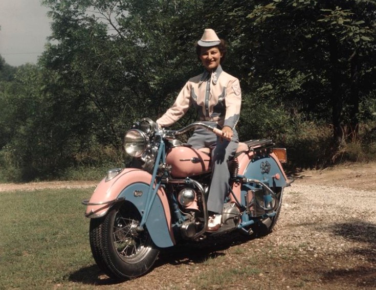 Οι μηχανόβιες του χθες: Οι γυναίκες που «κατέκτησαν» τις μοτοσικλέτες όπως οι άνδρες (φωτό) 42 ffrtwmn04